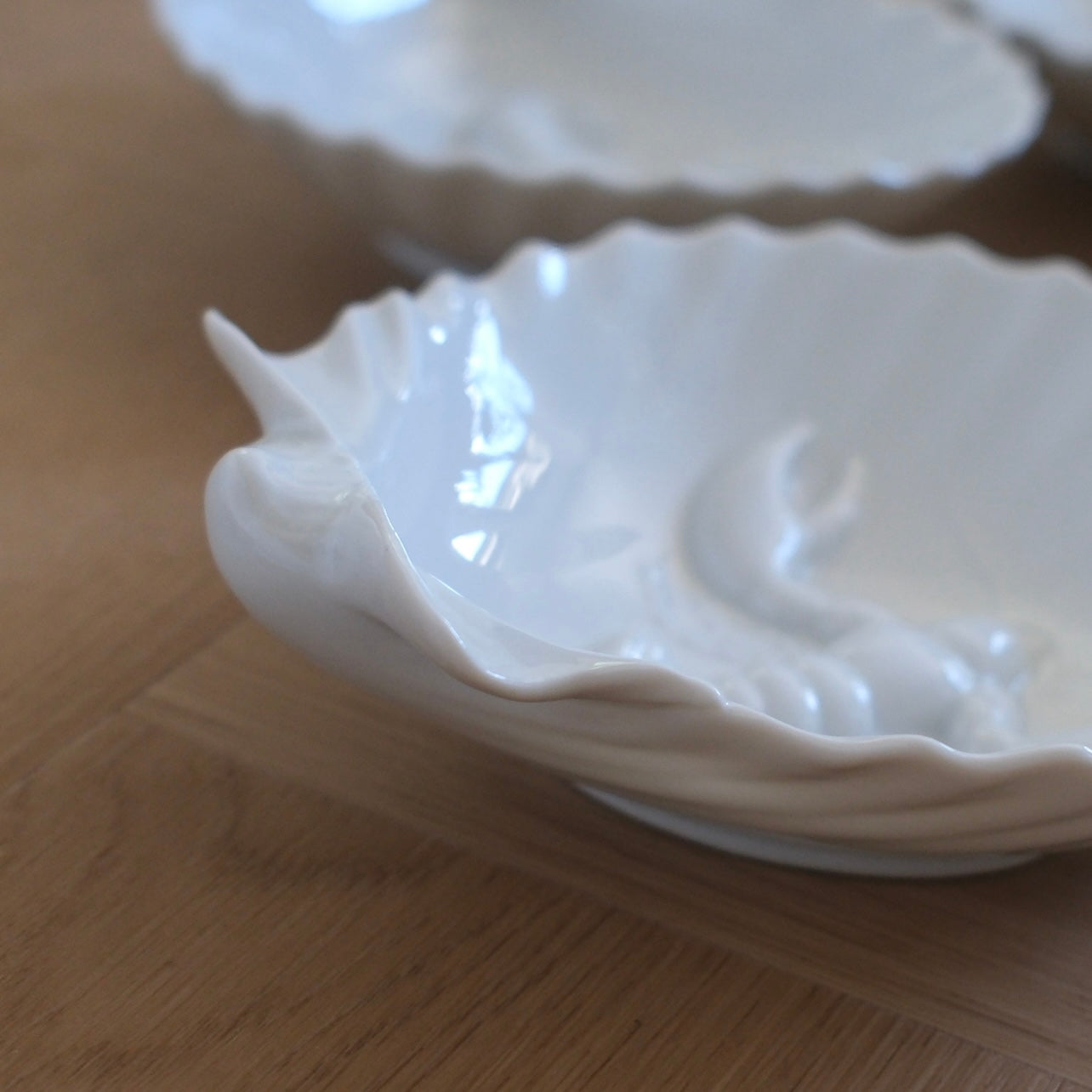Fyra Snäckformade Kräftskålar