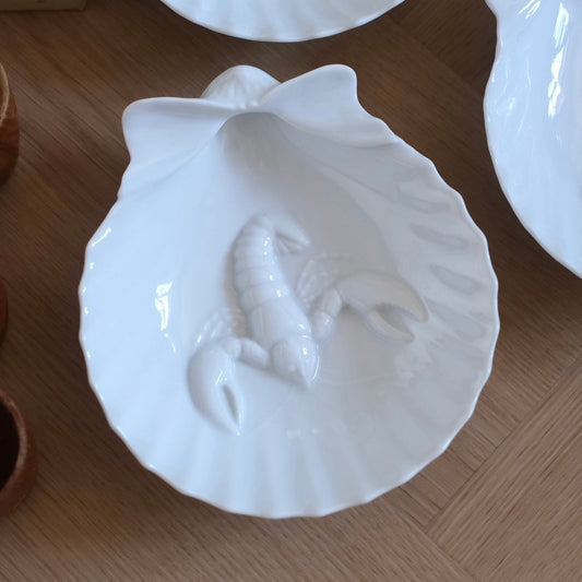 Fyra Snäckformade Kräftskålar