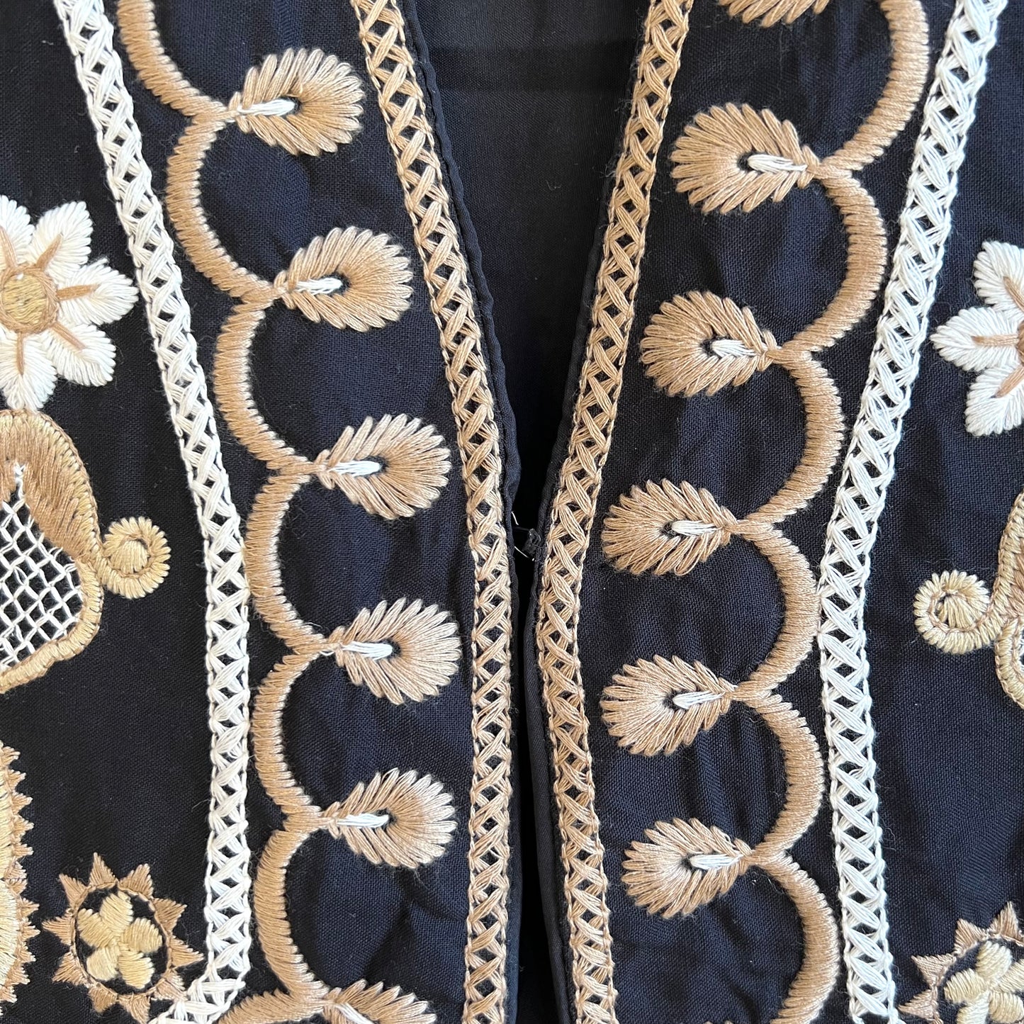 Broderad Väst - Storlek XS/S