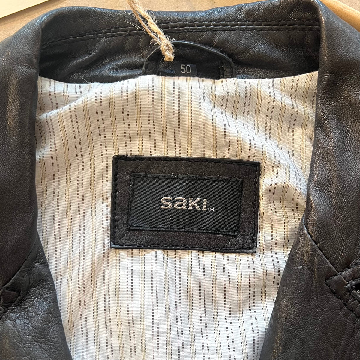 Svart Läderjacka Med Fickor