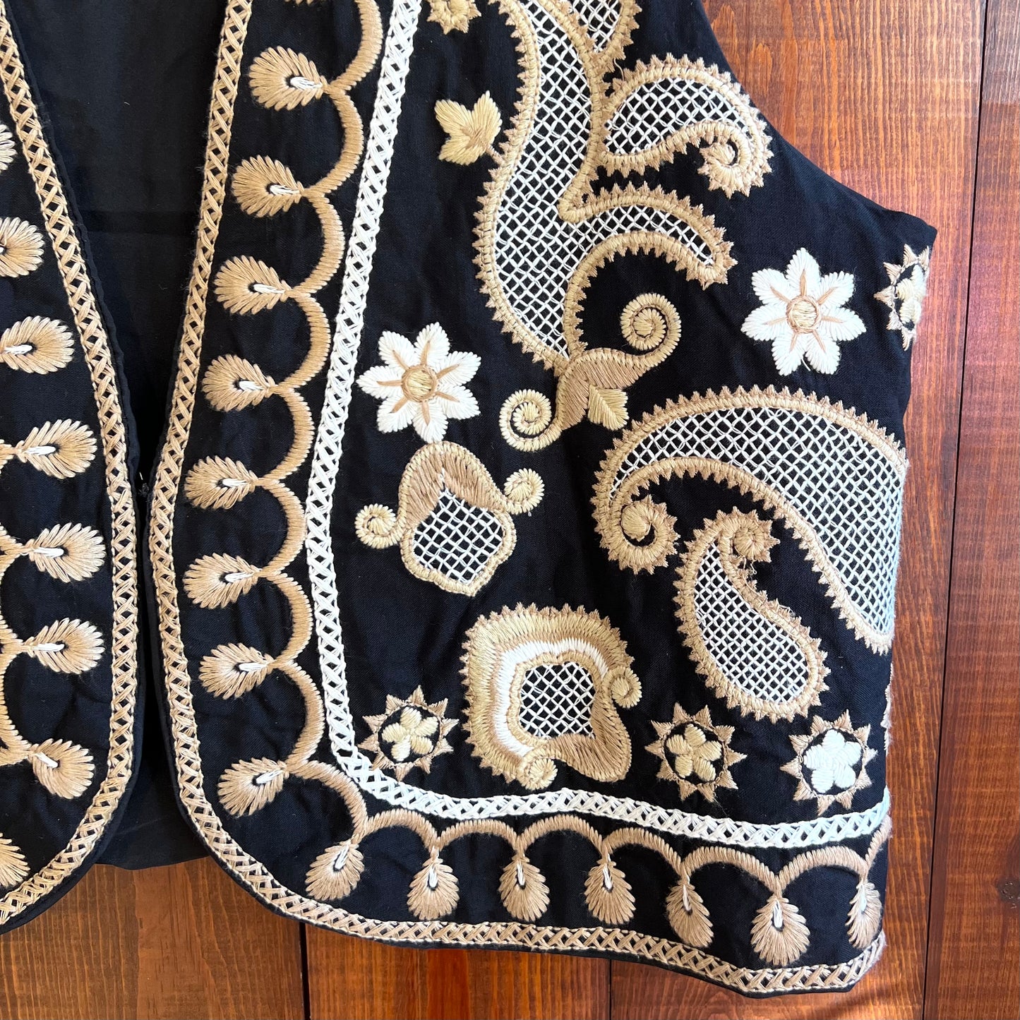 Broderad Väst - Storlek XS/S